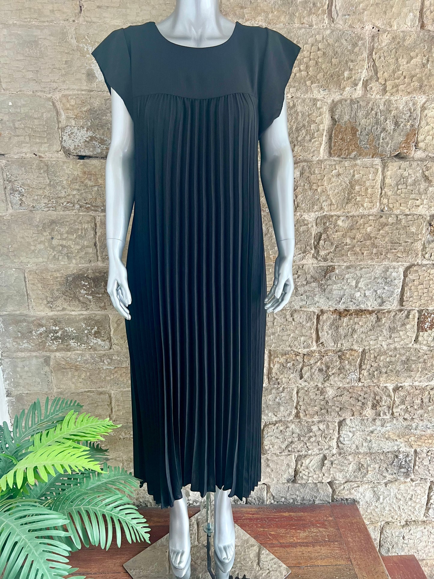 PEGGY - Pleated Midaxi Dress with Pockets - One Size - Various Colours