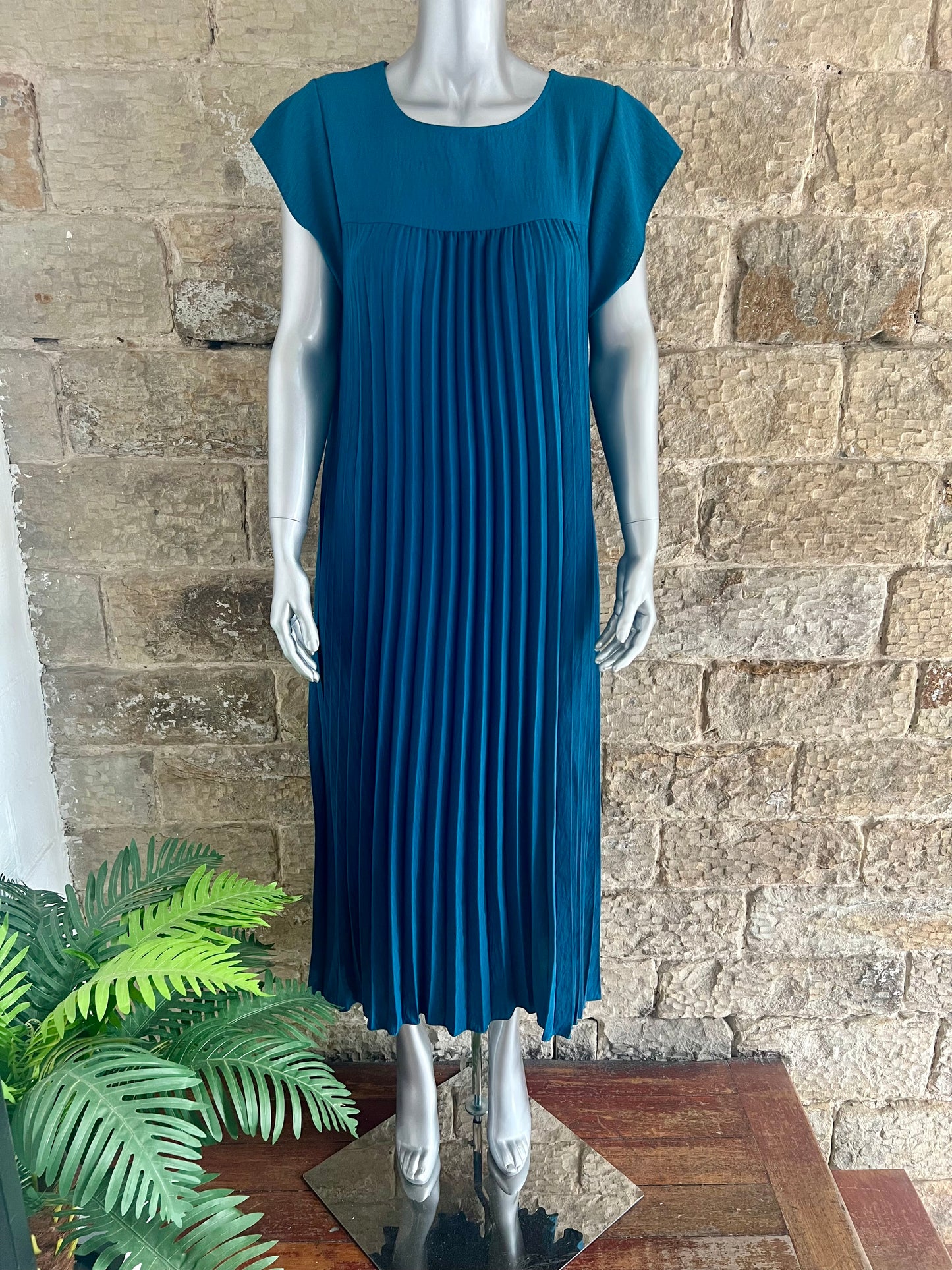 PEGGY - Pleated Midaxi Dress with Pockets - One Size - Various Colours