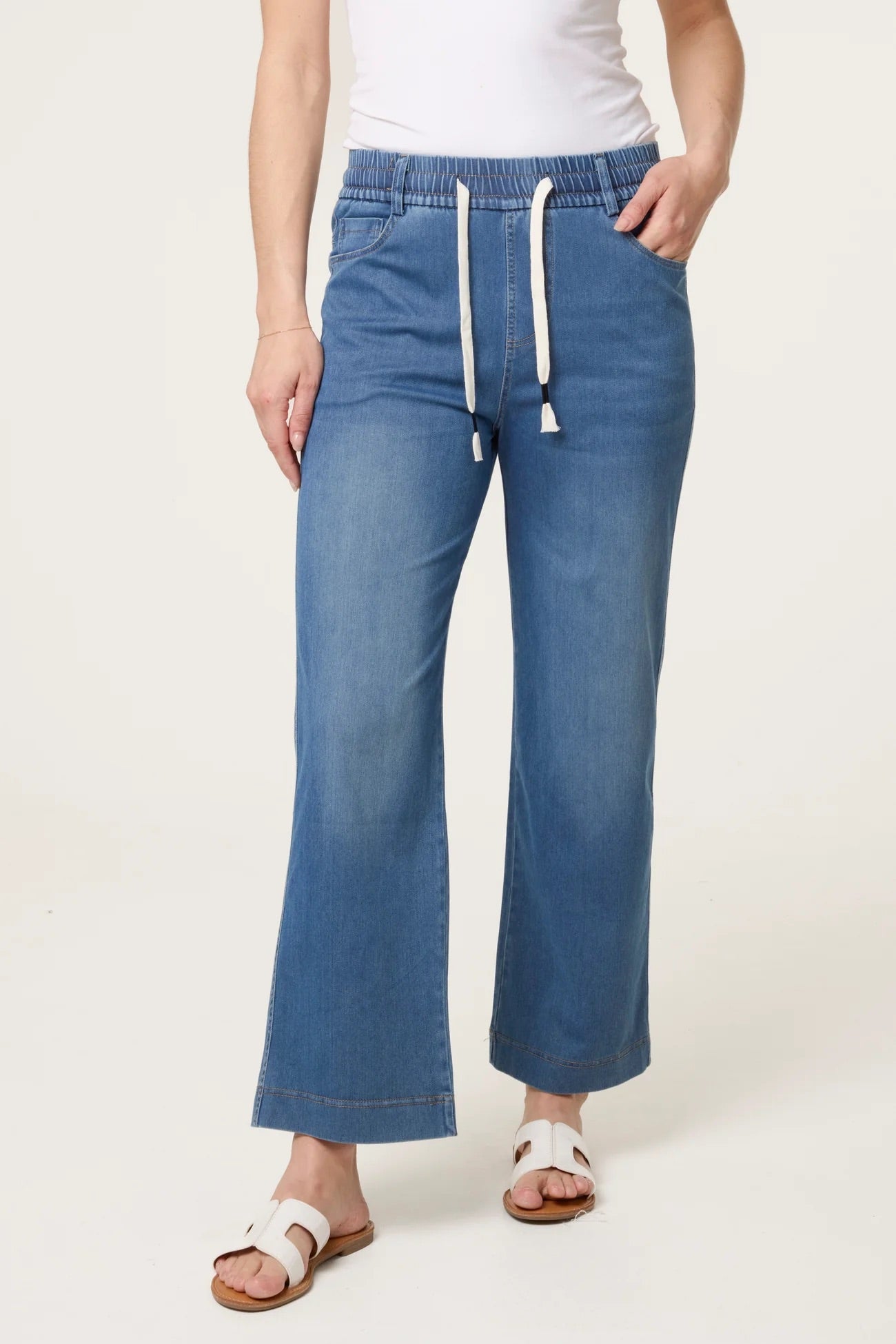 AMARAH - Soft Stretch Wide Leg Pull On Jeans - 4 Sizes - 2 Colours - 28" Leg