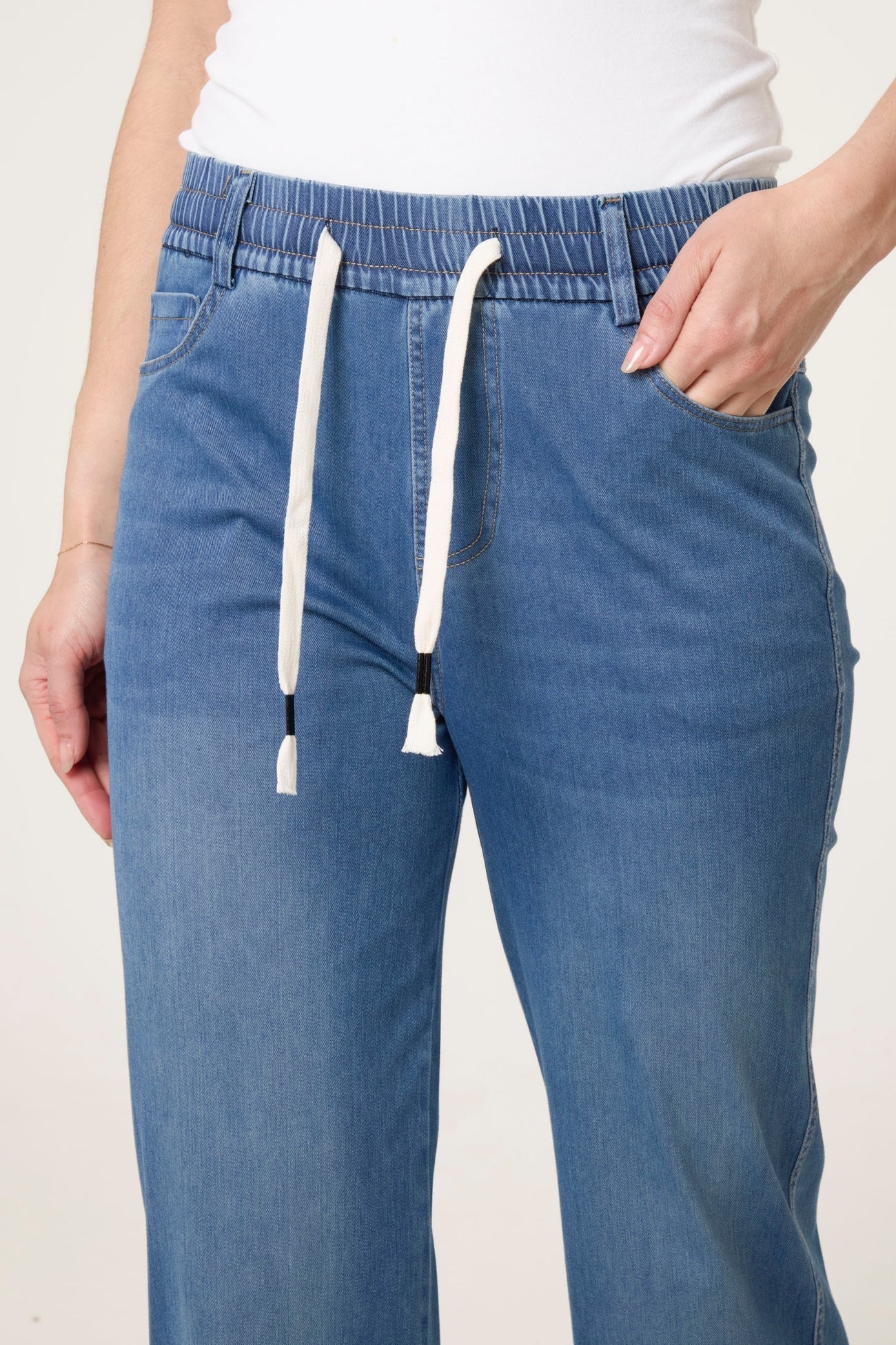 AMARAH - Soft Stretch Wide Leg Pull On Jeans - 4 Sizes - 2 Colours - 28" Leg