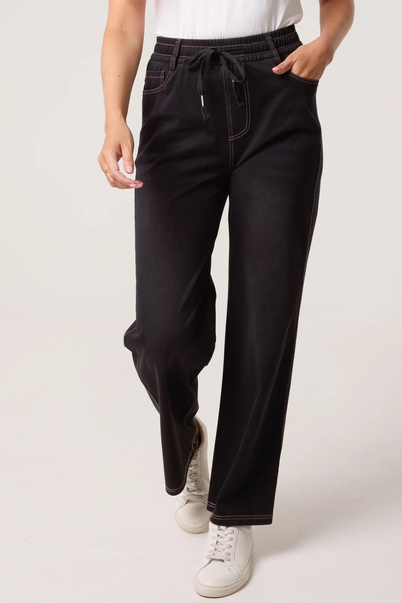 LORNA - Soft Stretch Lightweight Wide Leg Pull On Jeans - 4 Sizes - Short Length - Black