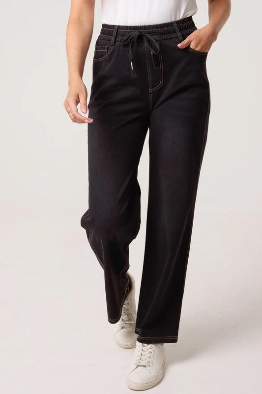 LORNA - Soft Stretch Lightweight Wide Leg Pull On Jeans - 4 Sizes - Short Length - Black