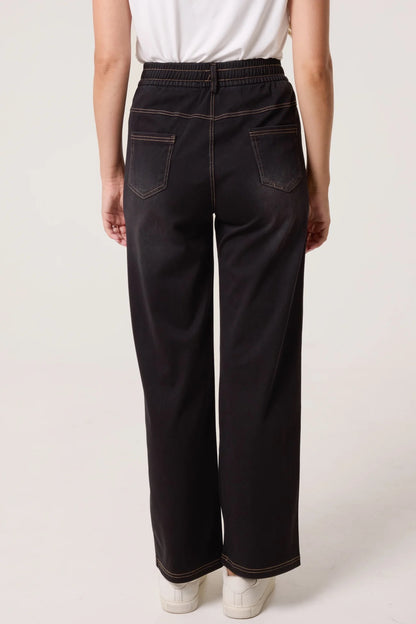 LORNA - Soft Stretch Lightweight Wide Leg Pull On Jeans - 4 Sizes - Short Length - Black