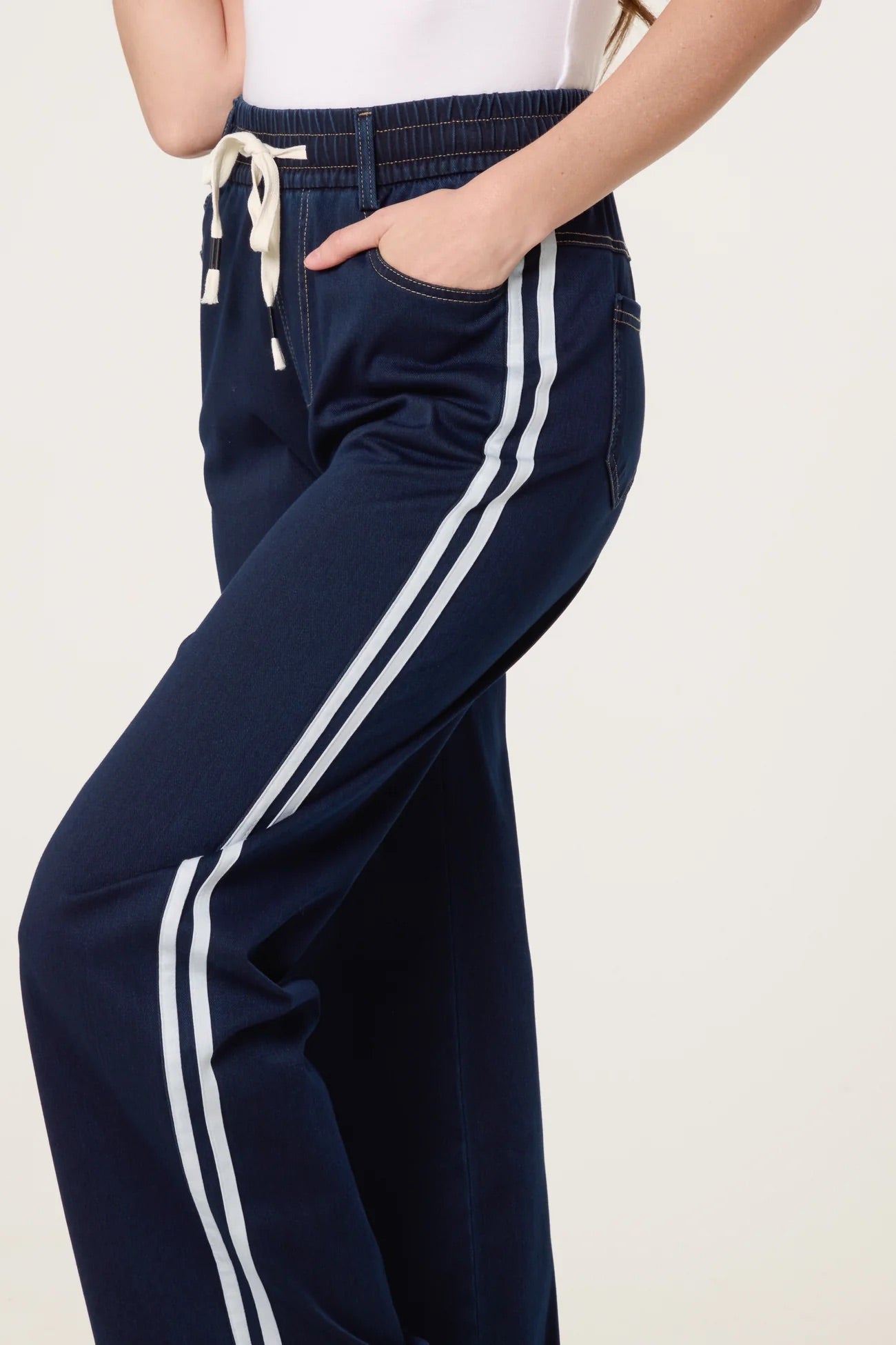 SELENA - Soft Stretch Lightweight Wide Leg Pull On Jeans - 4 Sizes