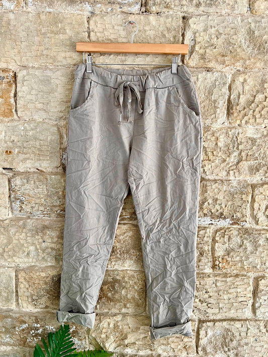 MAGIC TROUSERS - Pre Wrinkled - 2 Sizes - Taupe